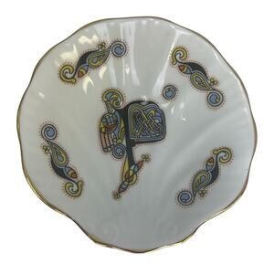 Royal Tara Fine Bone China Made in Galway Ireland Celtic Design Seashell Dish